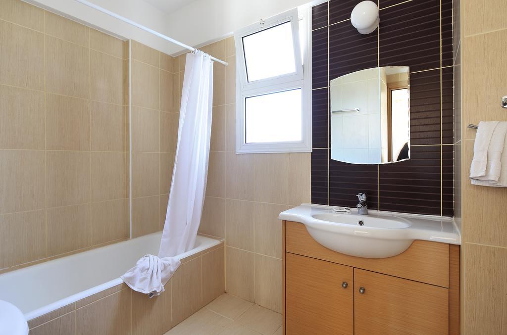 Adamou Gardens Apartment Paphos Exterior photo